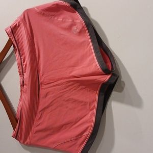 MOVING COMFORT short, size S, pink color.